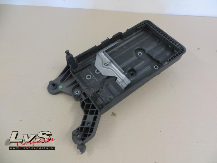 Volkswagen Touran Battery box