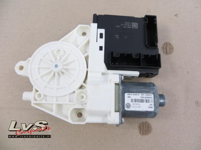 Volkswagen Tiguan Door window motor