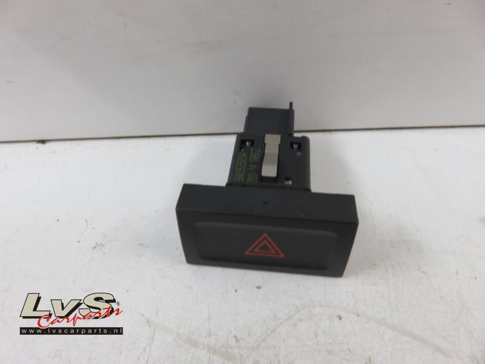 Volkswagen Tiguan Panic lighting switch