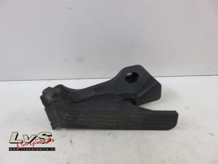 Volkswagen Tiguan Accelerator pedal