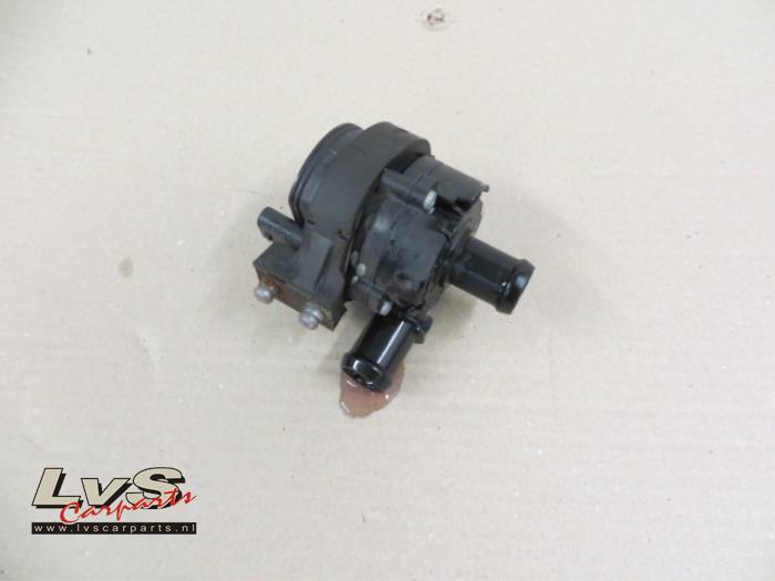 Volkswagen Tiguan Additional water pump
