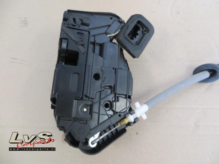 Volkswagen Touran Deurslot Mechaniek 4Deurs links-achter