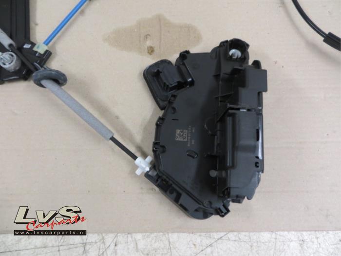 Volkswagen Touran Door lock mechanism 4-door, front left