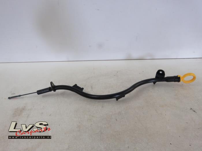 Volkswagen Touran Oil dipstick