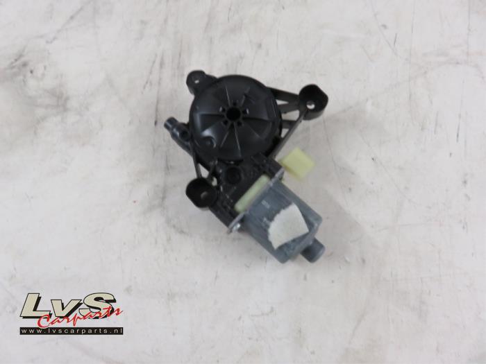 Volkswagen Tiguan Door window motor
