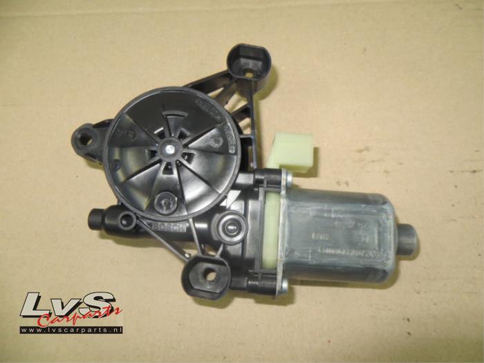 Volkswagen Tiguan Door window motor