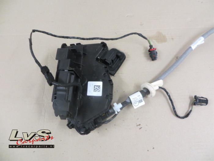 Volkswagen Tiguan Deurslot Mechaniek 4Deurs rechts-voor