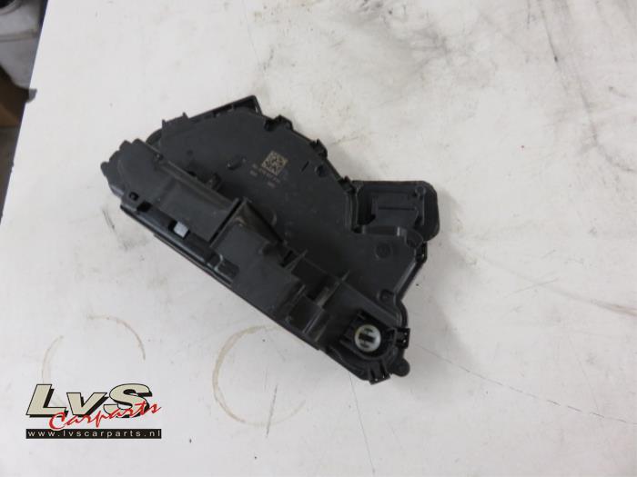 Volkswagen Tiguan Deurslot Mechaniek 4Deurs links-voor
