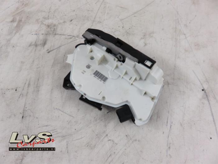 Volkswagen Scirocco Deurslot Mechaniek 2Deurs rechts