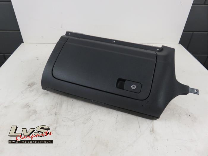 Volkswagen Scirocco Glovebox