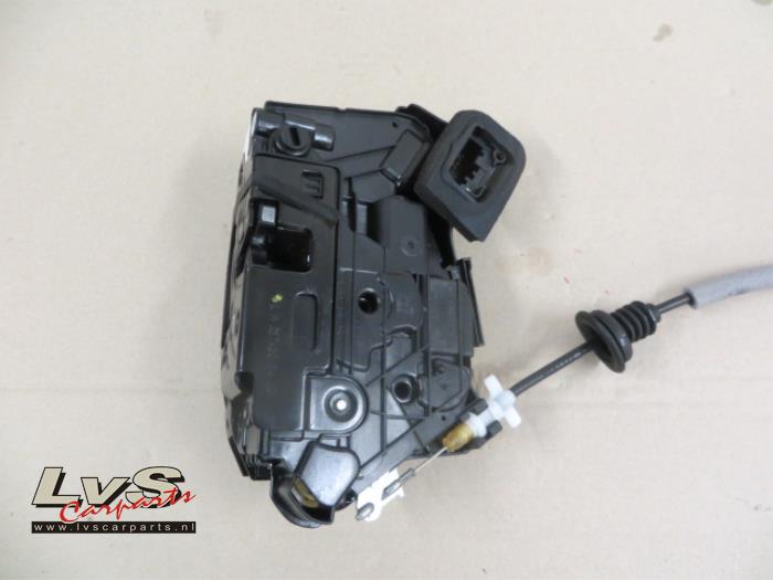 Volkswagen Polo Serrure portière mécanique 4portes arrière gauche