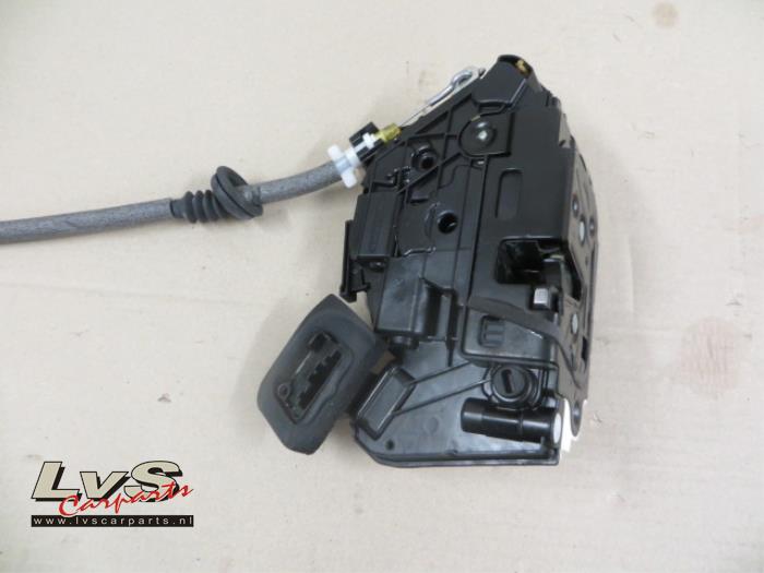 Volkswagen Golf Sportsvan Deurslot Mechaniek 4Deurs links-achter