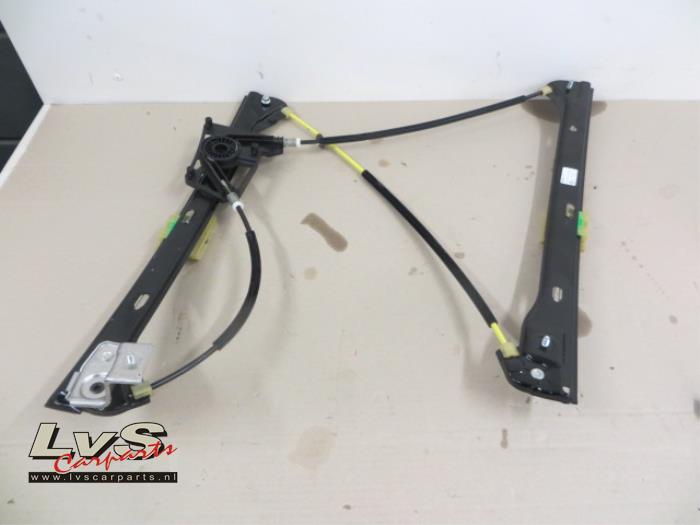 Volkswagen Golf Sportsvan Ruitmechaniek 4Deurs rechts-voor