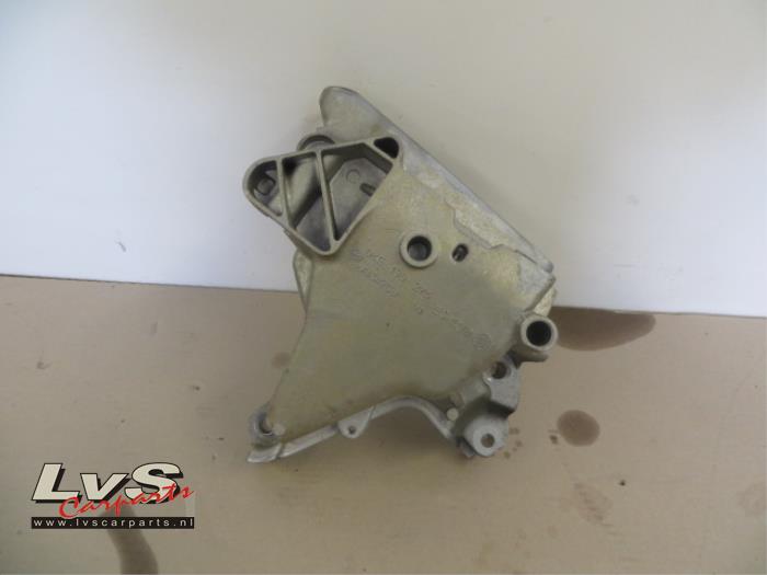 Volkswagen Golf Sportsvan Engine mount