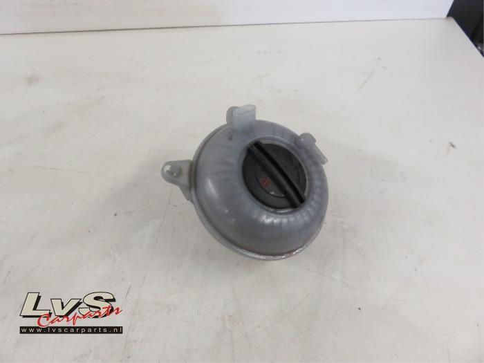 Volkswagen Golf Sportsvan Expansion vessel