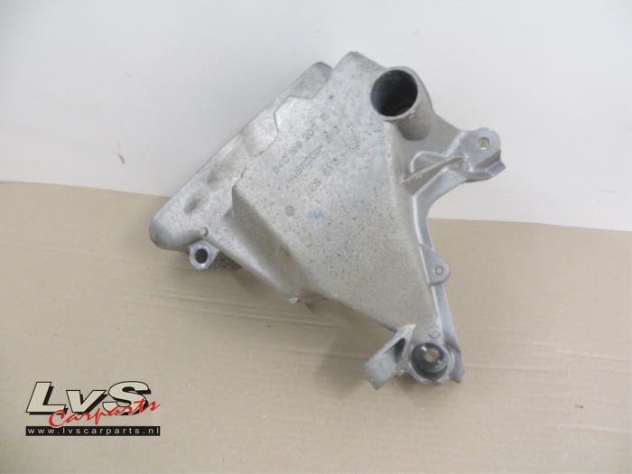 Volkswagen UP Engine mount