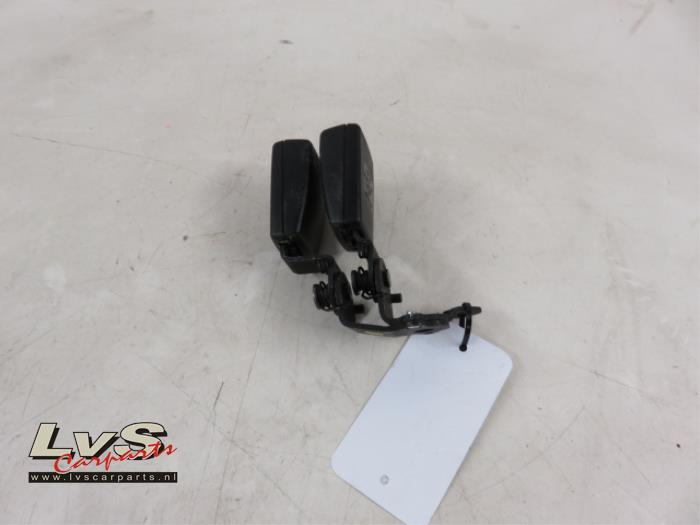 Audi A3 Rear seatbelt buckle, centre