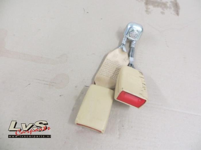 Volkswagen Phaeton Rear seatbelt buckle, centre