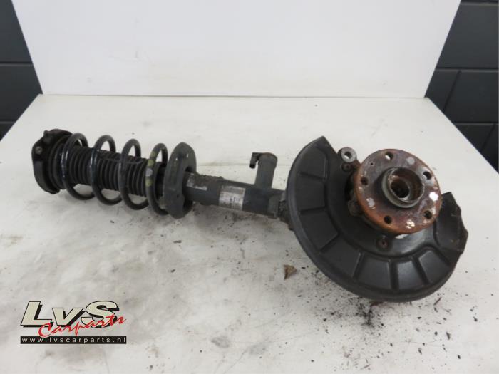 Volkswagen Golf Schokdemperpoot rechts-voor