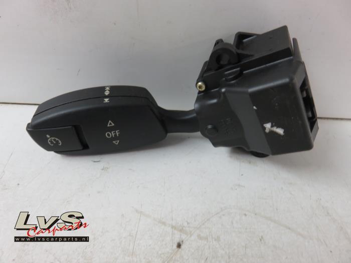 BMW 5-Serie Cruise control switch