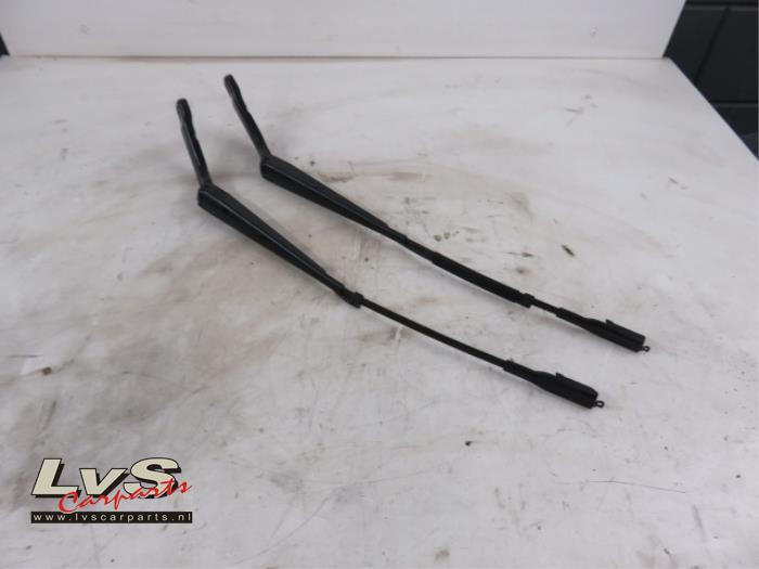 Volkswagen Crafter Front wiper arm