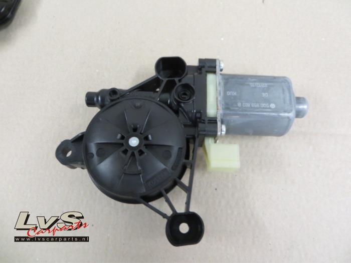 Volkswagen Touran Door window motor