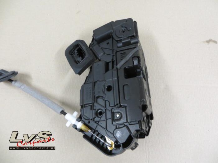 Volkswagen Touran Rear door mechanism 4-door, right