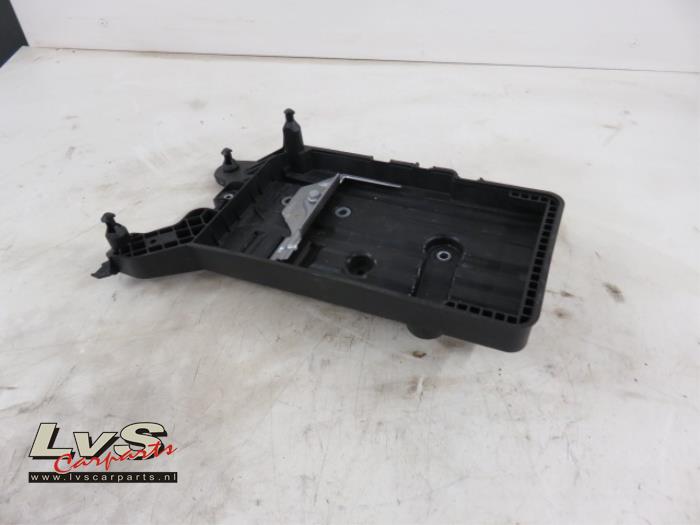 Volkswagen Touran Battery box