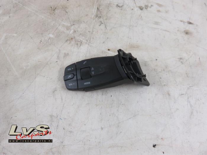 Seat Ibiza Steering wheel mounted radio control