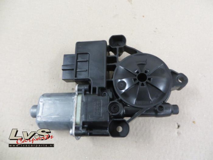 Volkswagen Tiguan Door window motor