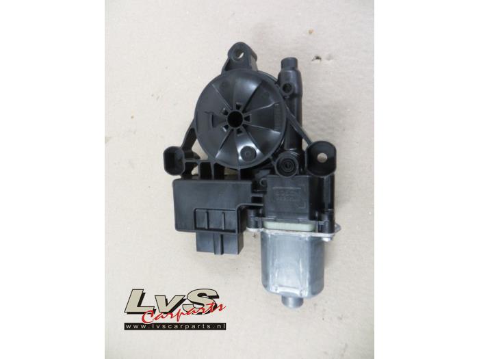 Volkswagen Tiguan Door window motor