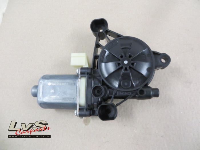 Volkswagen Tiguan Door window motor