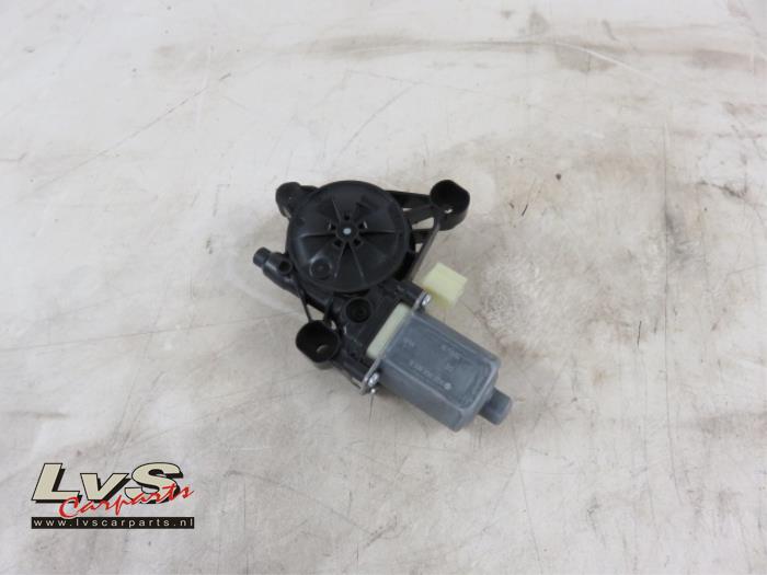 Volkswagen Tiguan Door window motor