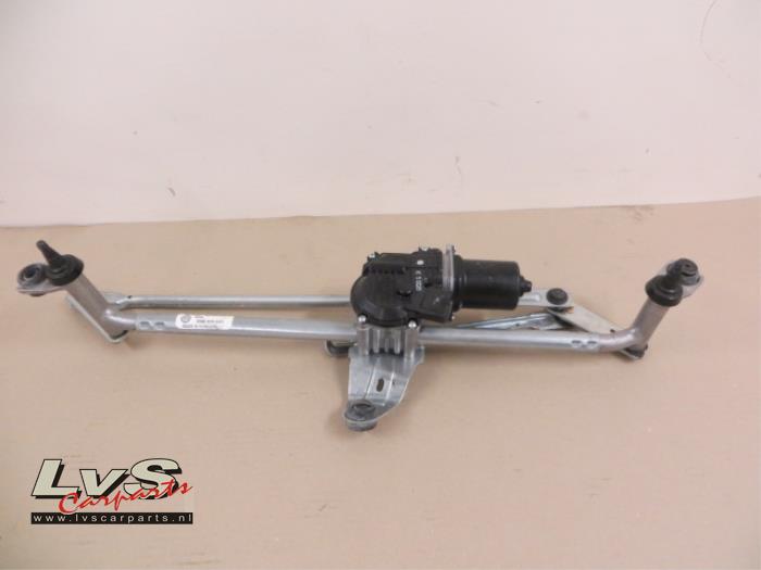 Volkswagen Tiguan Scheibenwischermotor vorne