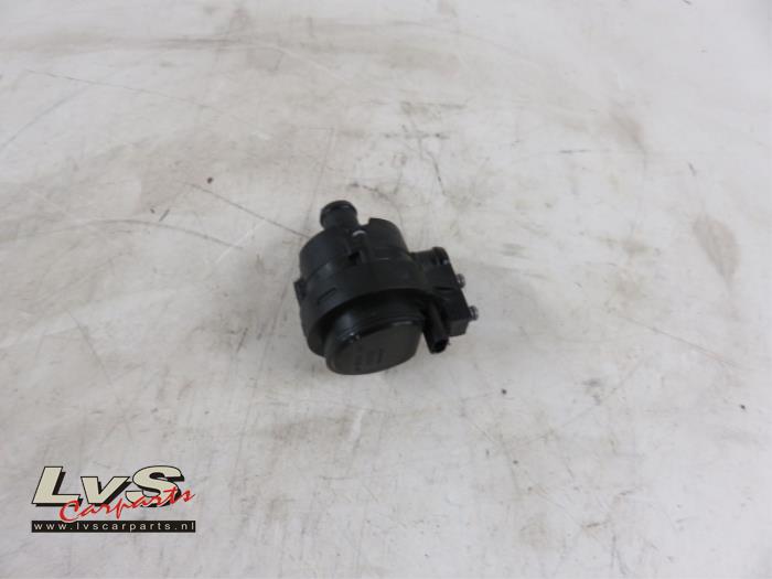 Volkswagen Tiguan Additional water pump
