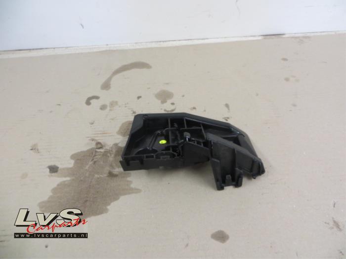 Volkswagen Tiguan Support pare-chocs arrière gauche