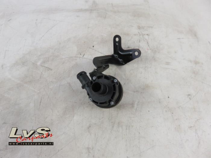 Volkswagen Golf Additional water pump