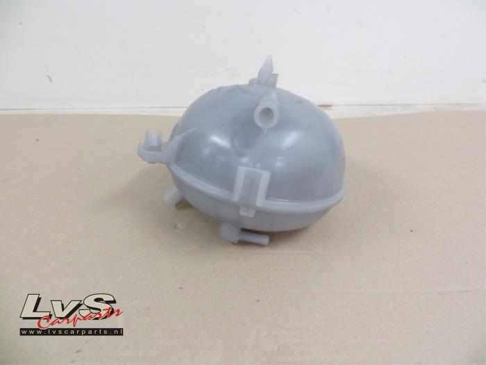 Volkswagen Golf Ausgleichsbehälter