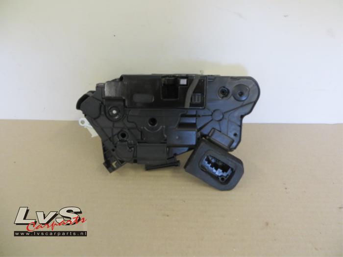 Volkswagen Golf Türschlossmechanik 4-türig links vorne