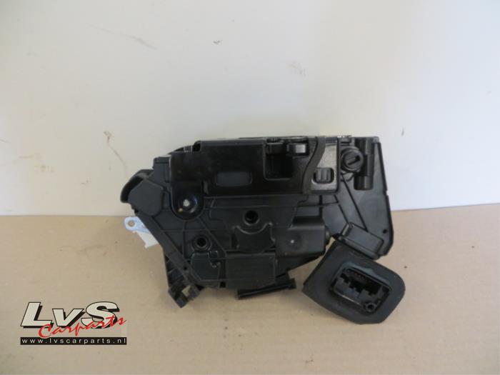 Volkswagen Golf Türschlossmechanik 4-türig links hinten