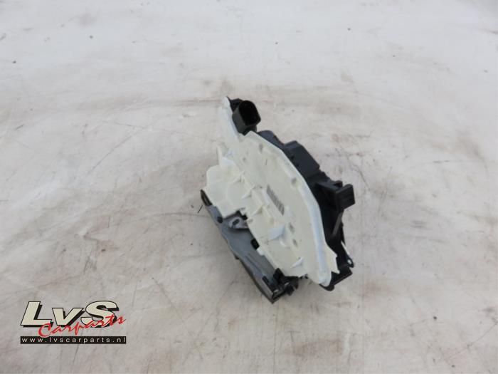 Volkswagen Scirocco Deurslot Mechaniek 2Deurs rechts