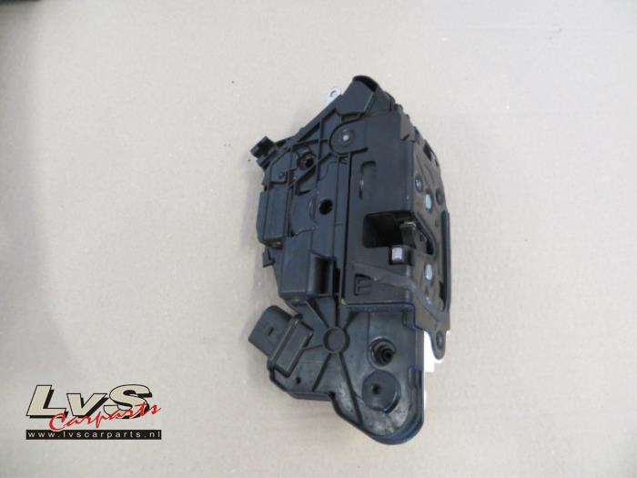 Volkswagen Scirocco Deurslot Mechaniek 2Deurs links