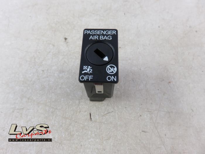 Volkswagen Golf Airbag Slot