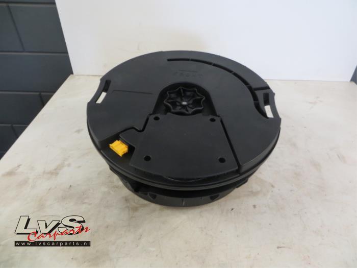 Volkswagen Polo Subwoofer