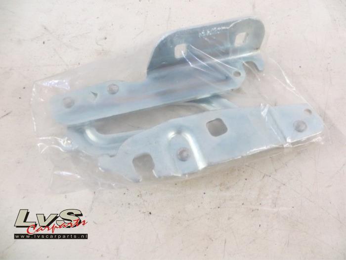 Ford Fiesta Bonnet Hinge