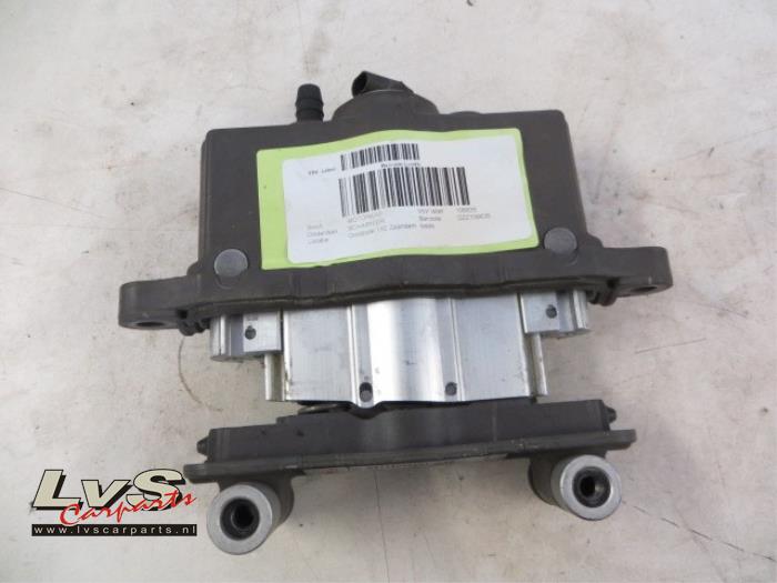 Mercedes C-Klasse Bonnet Hinge