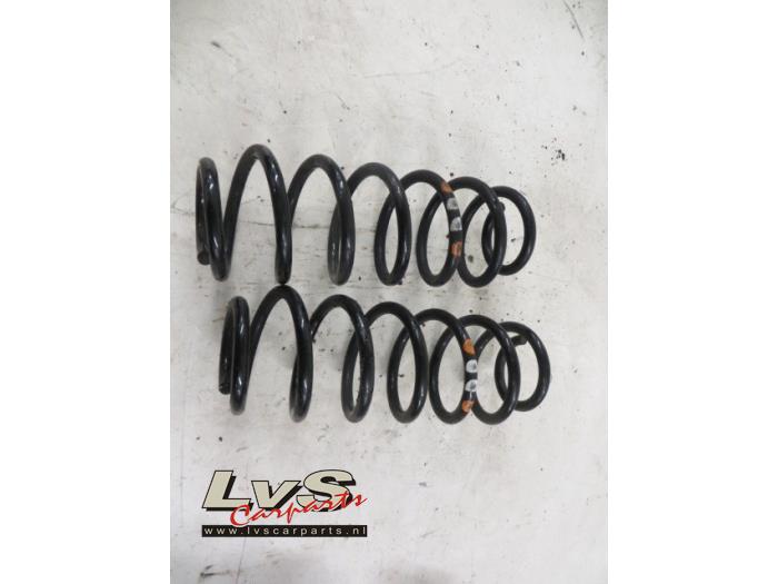 Volkswagen Golf Veerschroef voor