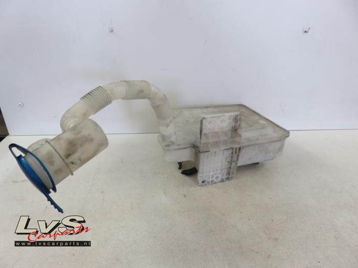 Volkswagen Caddy Front windscreen washer reservoir