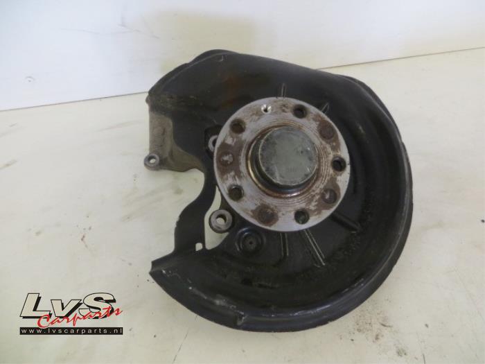 Volkswagen Touran Fusee rechts-achter