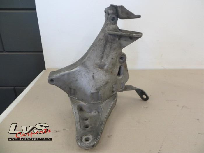 Volkswagen Polo Support moteur